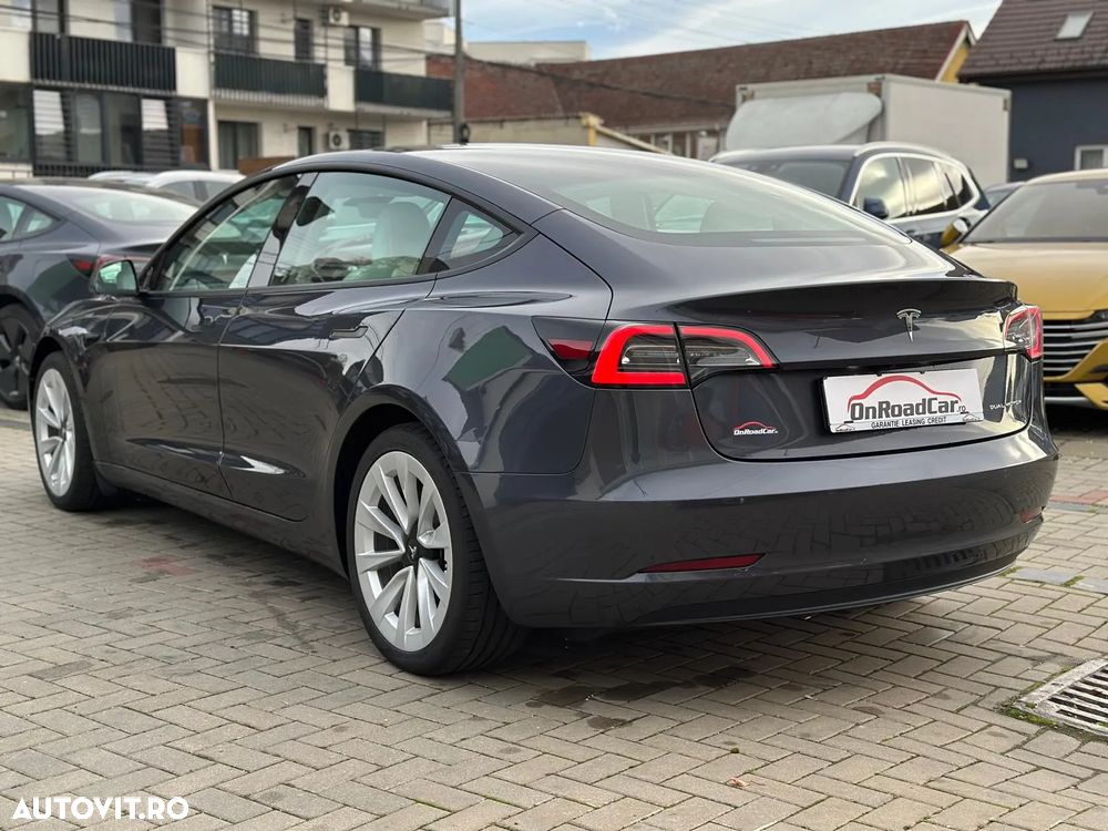Tesla Model 3 - 3