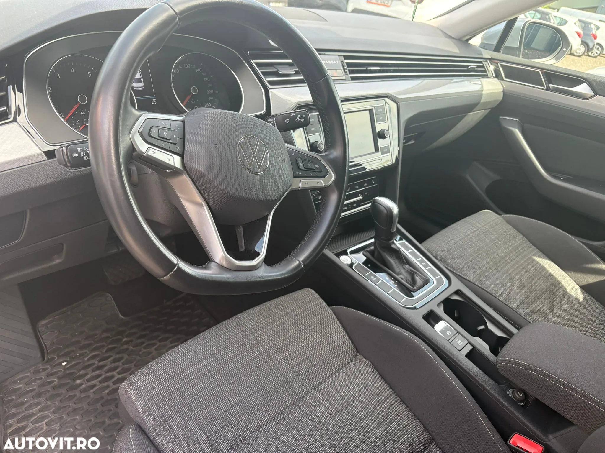 Volkswagen Passat 1.5 TSI ACT DSG Trendline - 8