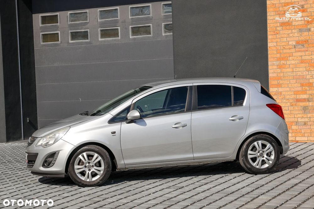 Opel Corsa 1.4 16V Satellite - 12