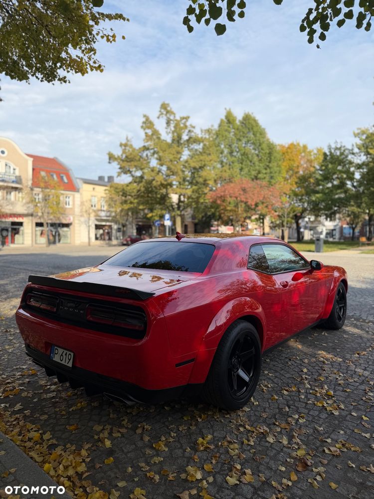 Dodge Challenger - 17
