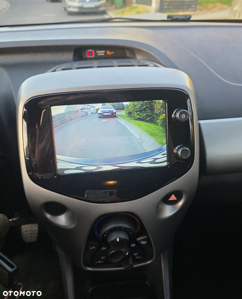 Toyota Aygo x-play - 17