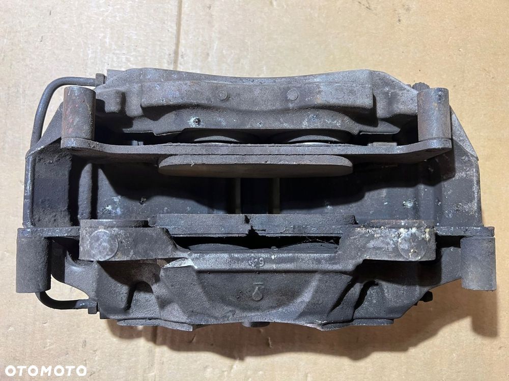 AUDI A4 B9 ZACISK HAMULCOWY PRAWY PRZÓD PRAWY PRZEDNI 4 TŁOKI 8W06CA - 10
