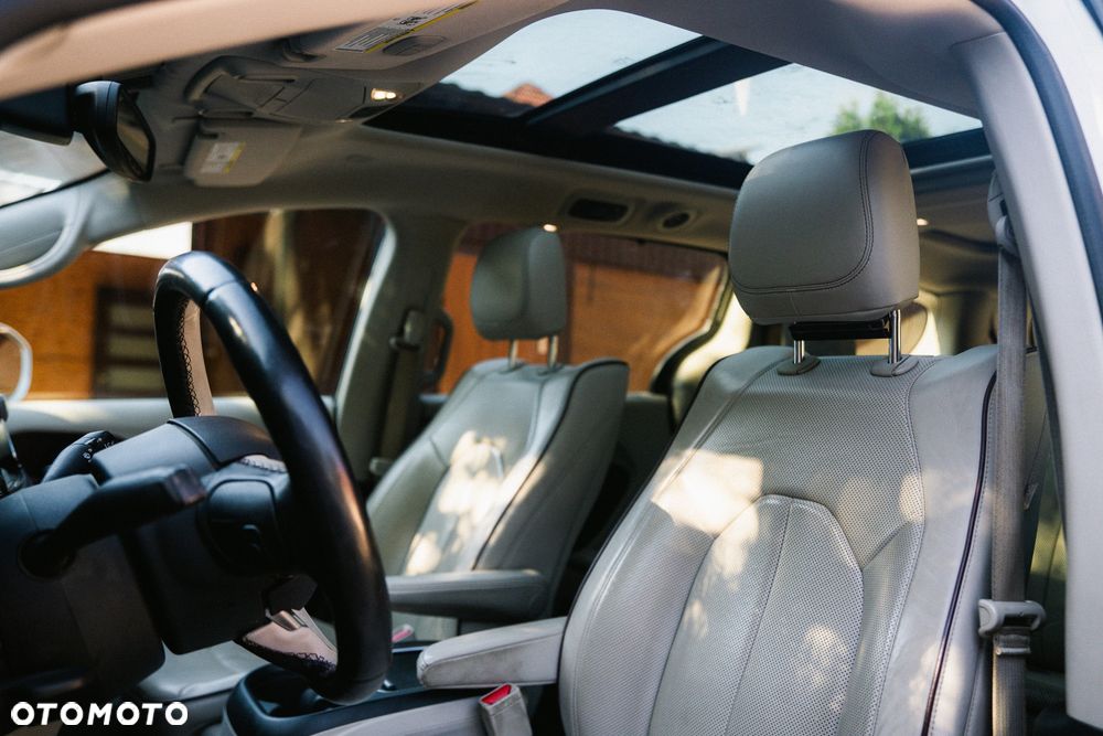 Chrysler Pacifica - 5