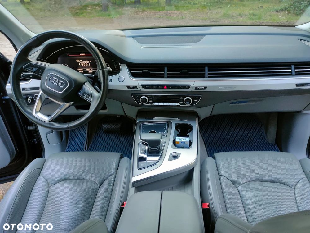 Audi Q7 - 10