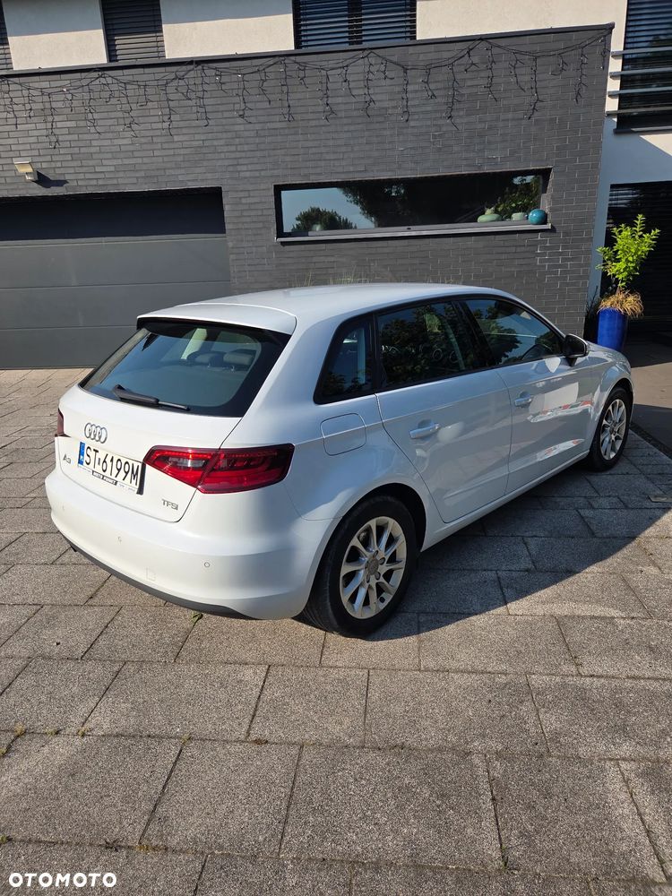 Audi A3 Sportback - 2