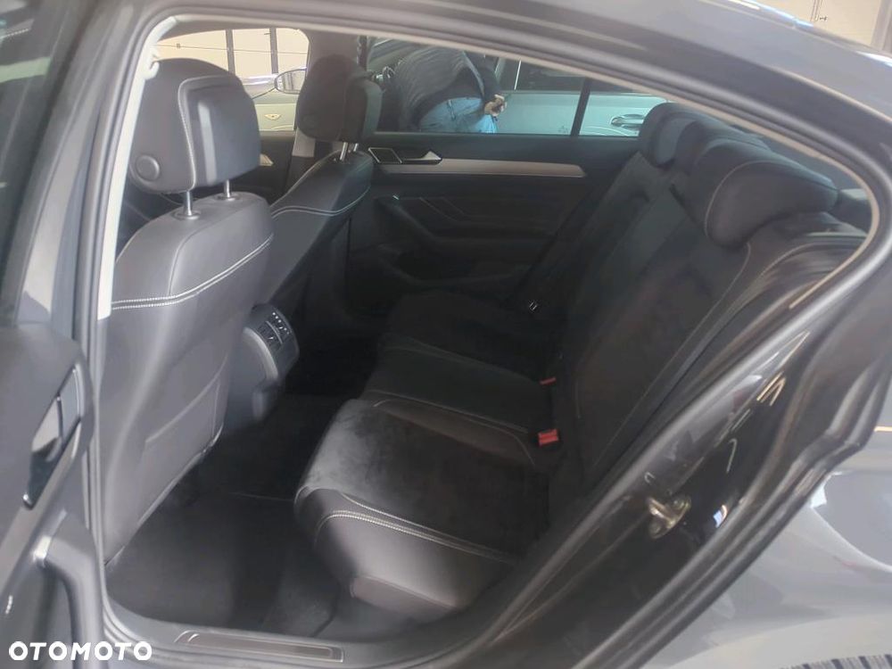 Volkswagen Passat 2.0 TSI Elegance DSG - 10