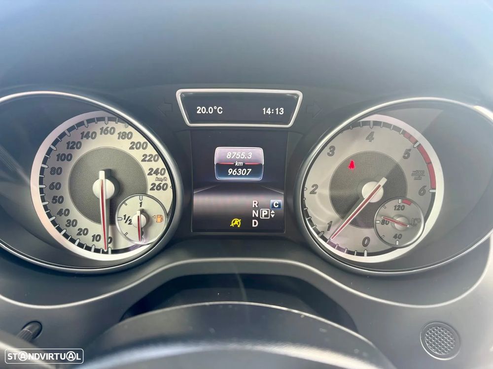 Mercedes-Benz GLA 180 (CDI) d 7G-DCT Urban - 11