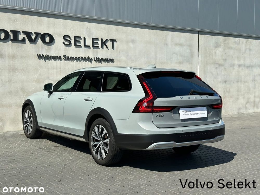 Volvo V90 Cross Country - 15