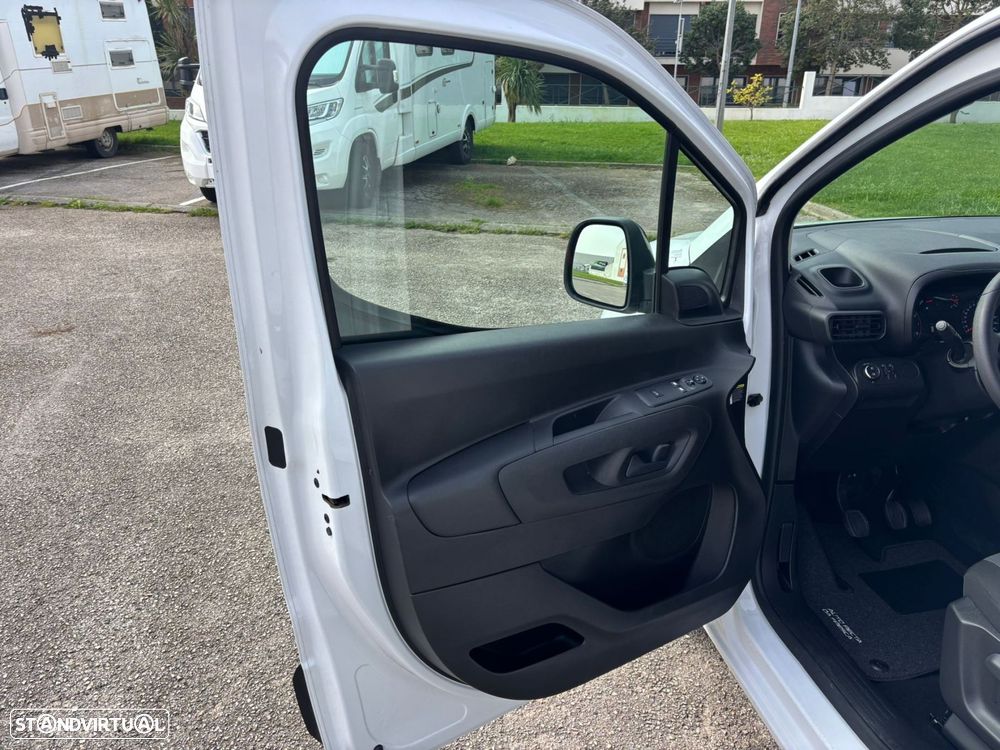 Opel Combo 1.5 102cv 3 LUG - IVA - FIBRADA & ISOTÉRMICA - 17