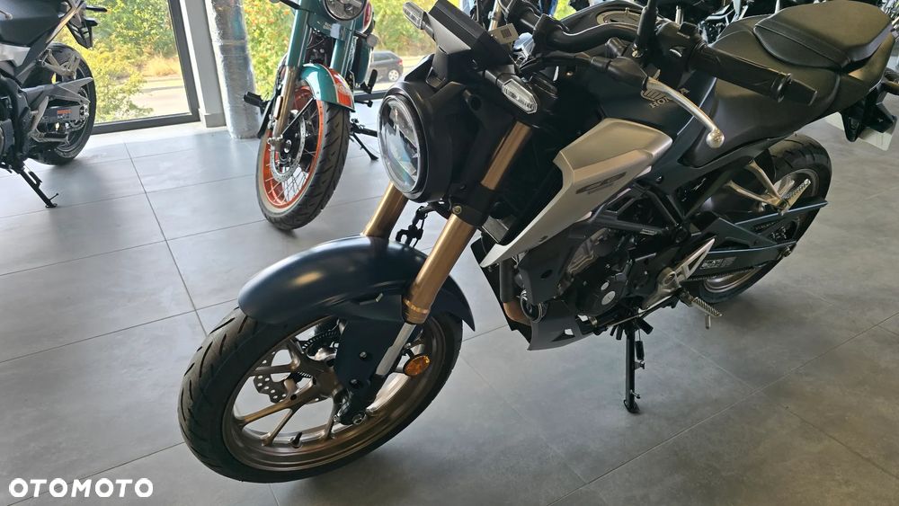 Honda CB - 11