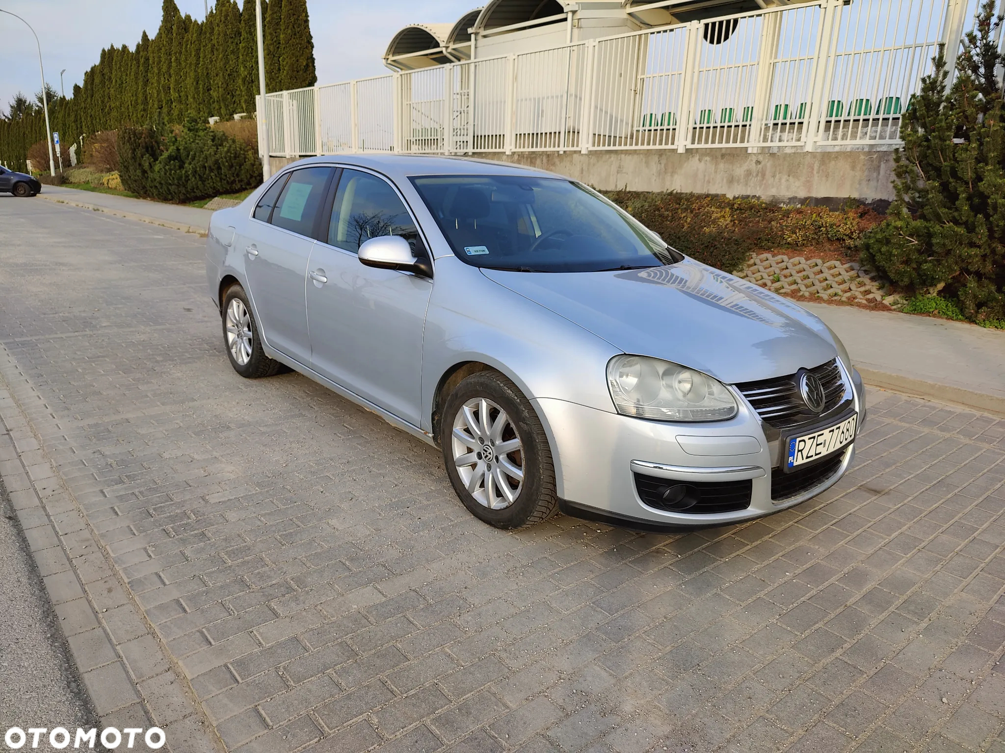 Volkswagen Jetta - 3