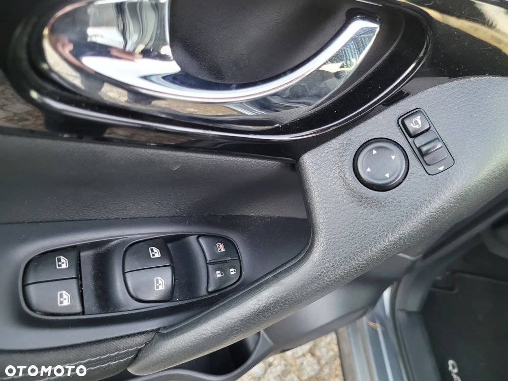 Nissan Qashqai 1.2 DIG-T N-Vision - 11