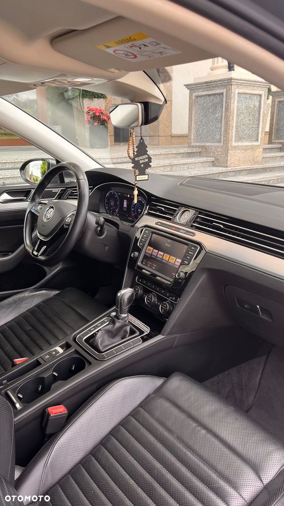 Volkswagen Passat 2.0 TDI Bi-Turbo BMT 4Mot Highline DSG - 30