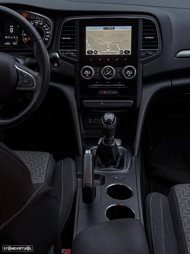 Renault Mégane 1.5 Blue dCi Limited - 10