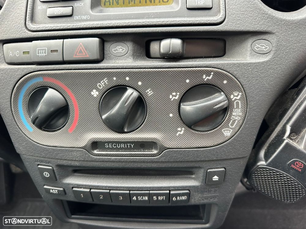 Toyota Yaris 1.0 Sol AC - 12