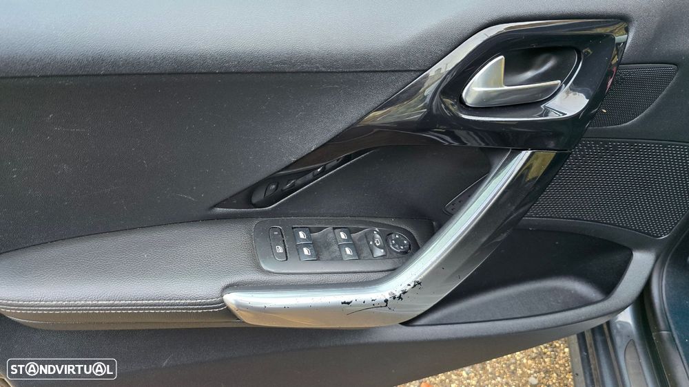 Peugeot 208 1.6 BlueHDi Allure - 8