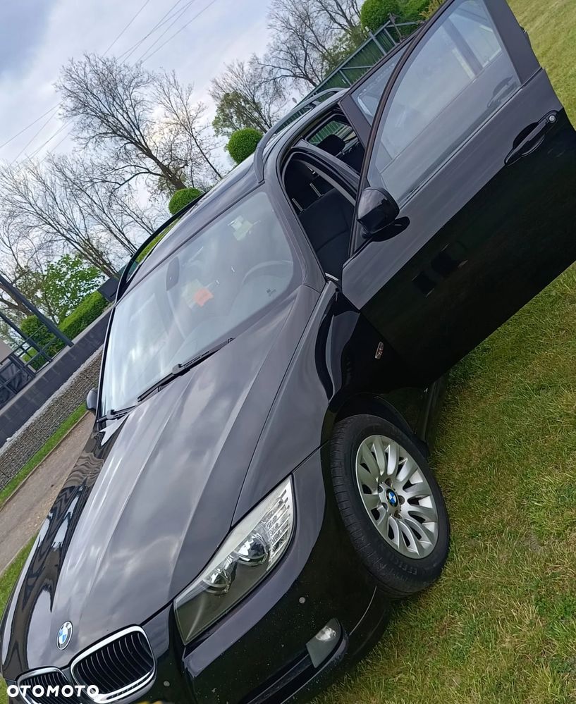 BMW Seria 3 318d DPF Edition Exclusive - 12