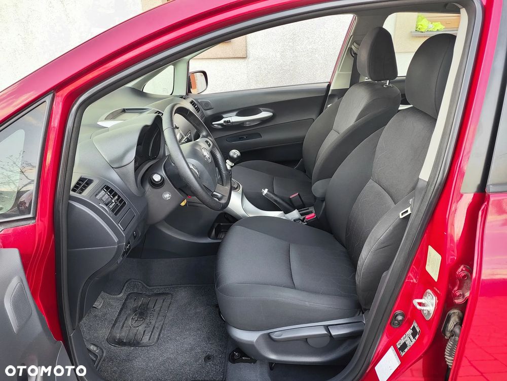 Toyota Auris 1.6 Life+ - 7