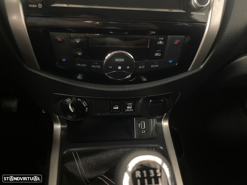 Nissan Navara 2.3 dCi CD 4WD N-Connecta - 28