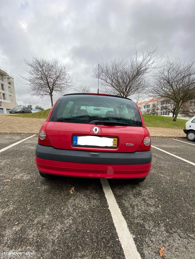 Renault Clio 1.2 16V Confort Authentique - 11