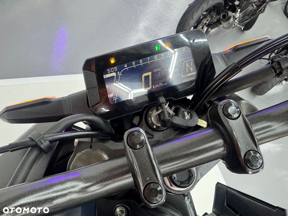 Honda CB - 24