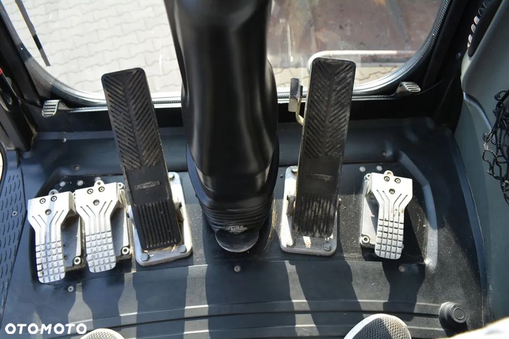 Liebherr A 918 Litronic / STAN PERFEKT / 18T / JAK NOWA / - 32