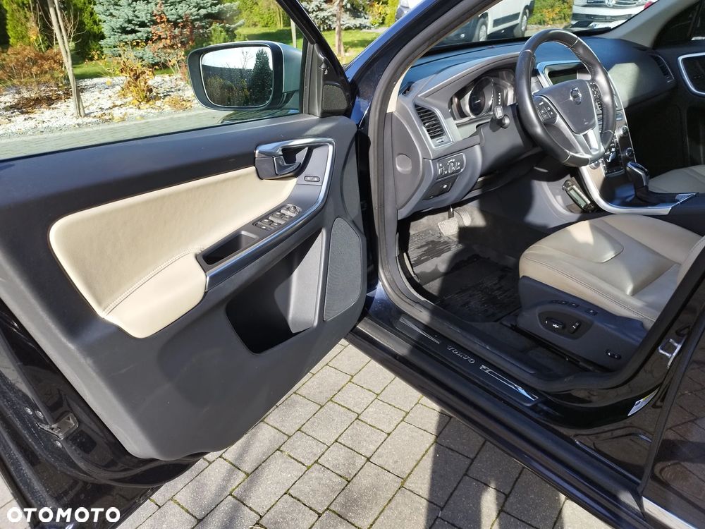 Volvo XC 60 T5 Drive-E R-Design Momentum - 20