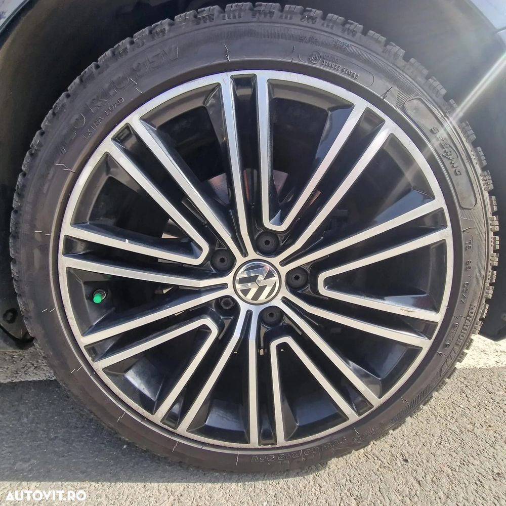 Volkswagen Passat 2.0 TDI 4Motion BlueMotion Technology DSG Highline - 5