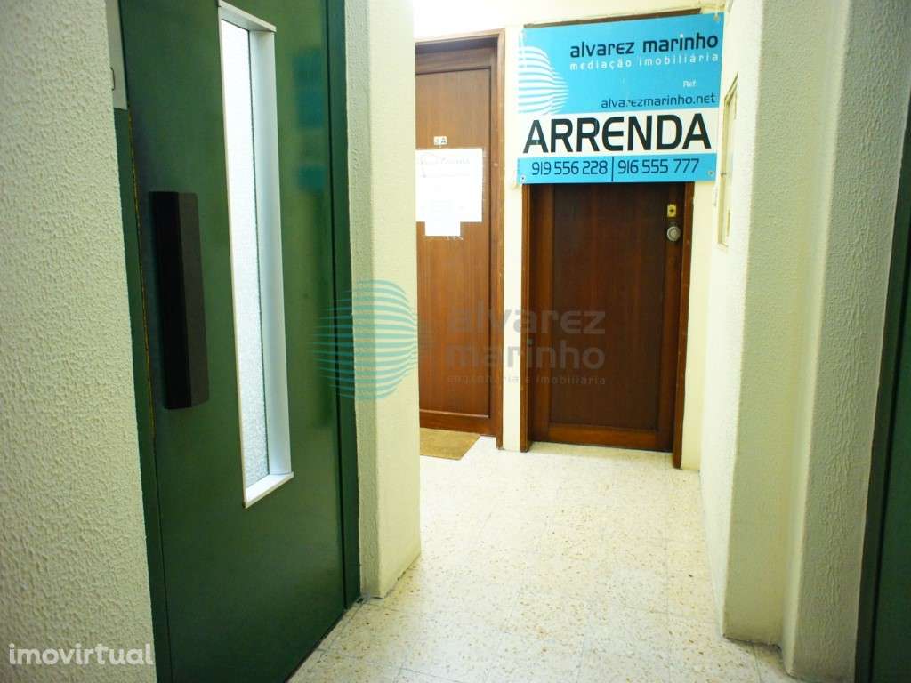 Escritório em Torres Vedras com estacionamento privativo - Grande imagem: 2/11