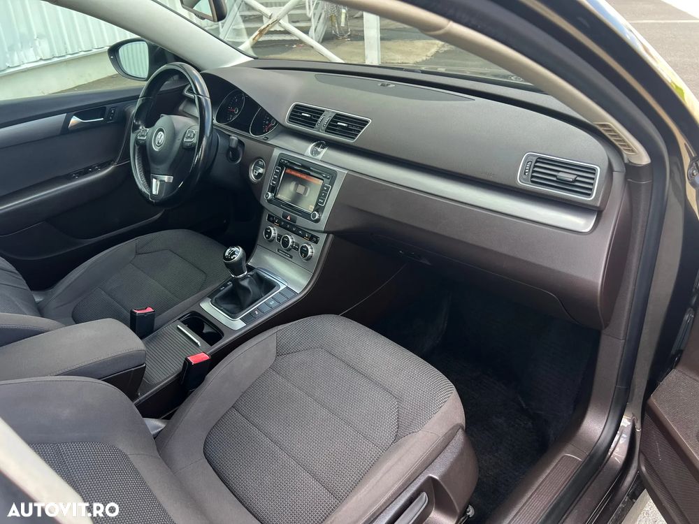 Volkswagen Passat 2.0 TDI BlueMotion Technology Comfortline - 16