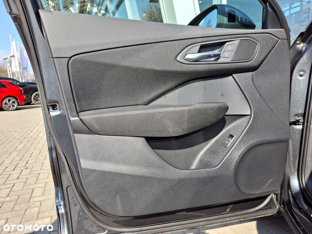 Audi Q3 Sportback - 11