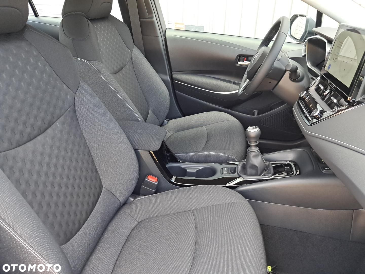 Toyota Corolla - 10