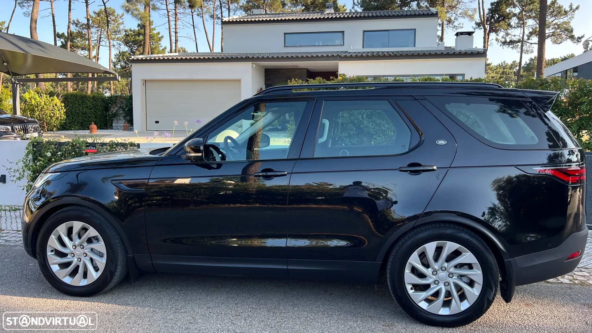 Land Rover Discovery 3.0 D300 AWD R-Dynamic HSE - 5