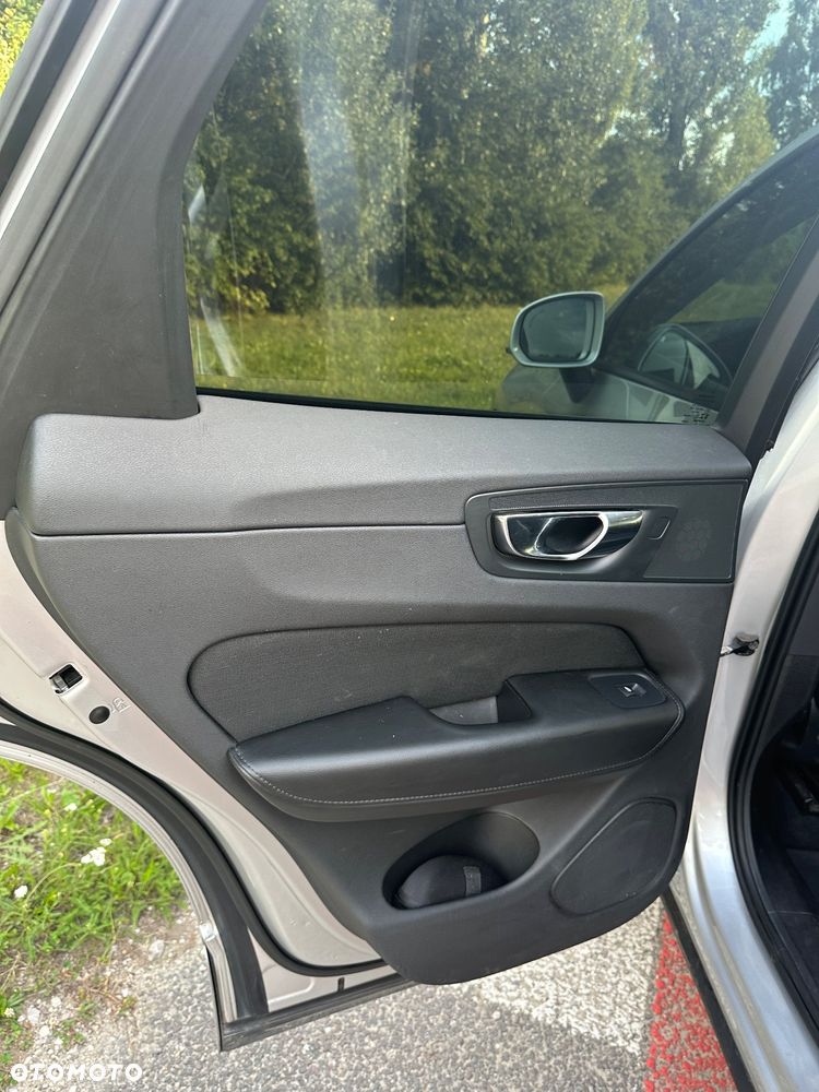 Volvo XC 60 D4 AWD Momentum - 7