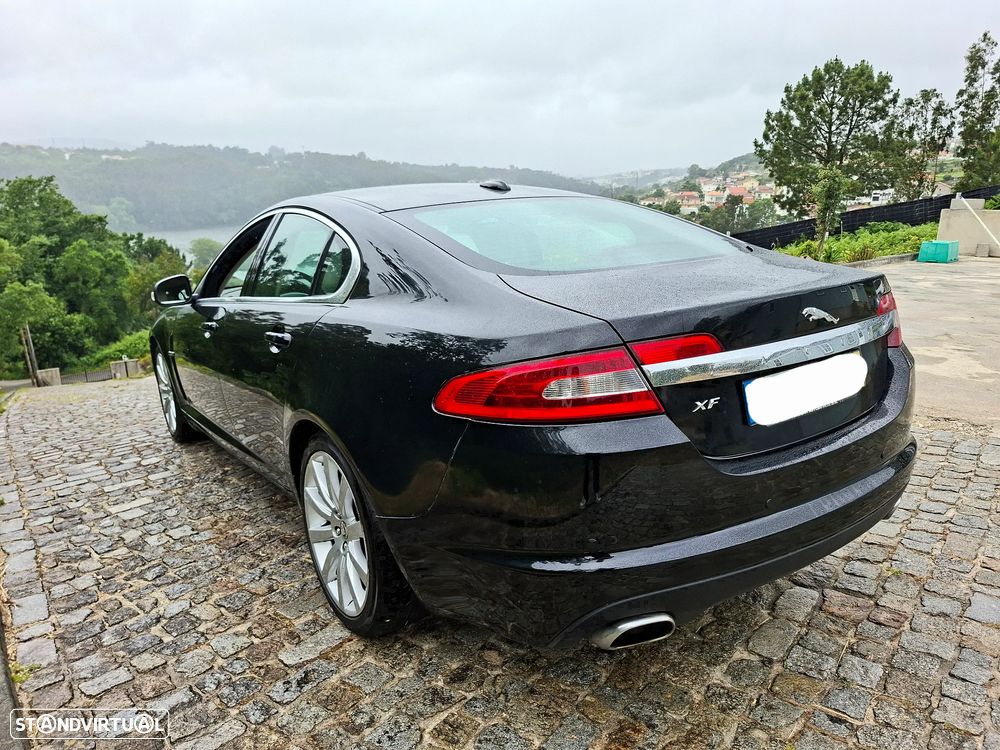 Jaguar XF 2.7 D V6 Premium Luxury - 6