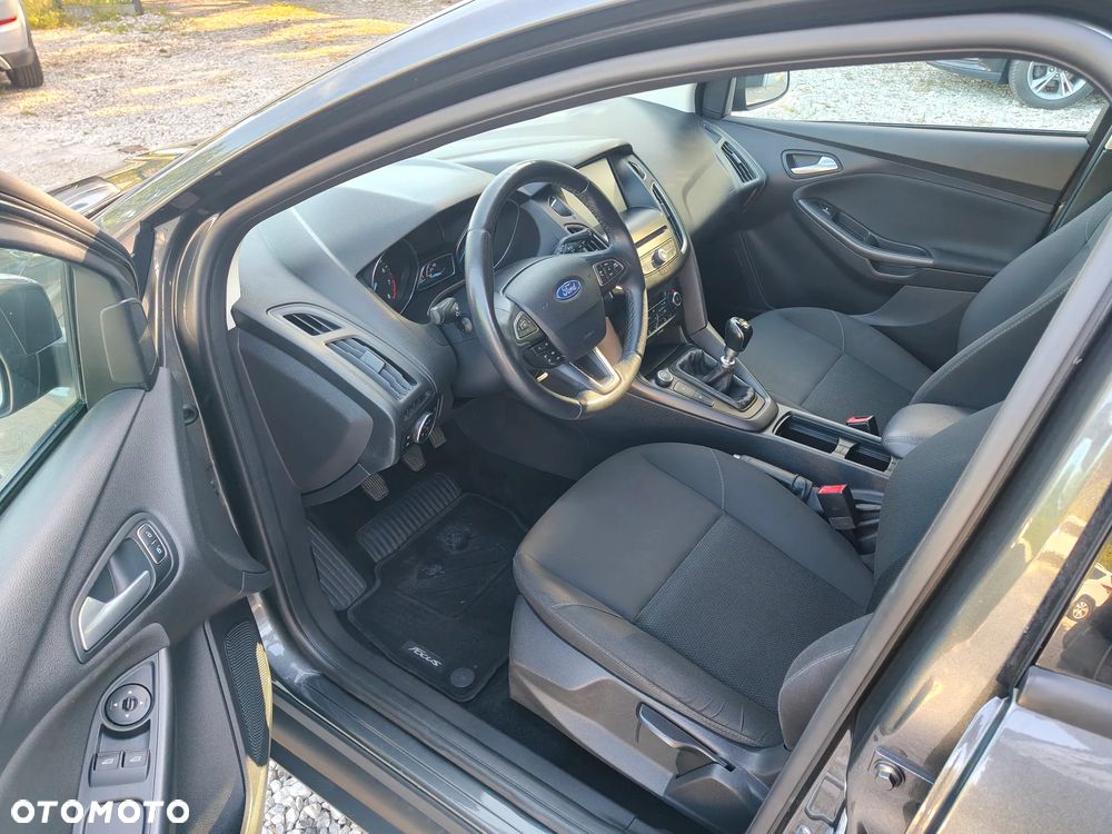 Ford Focus - 10