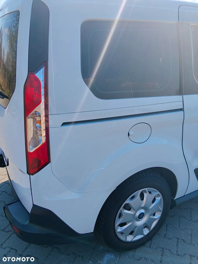 Ford Tourneo Connect - 10