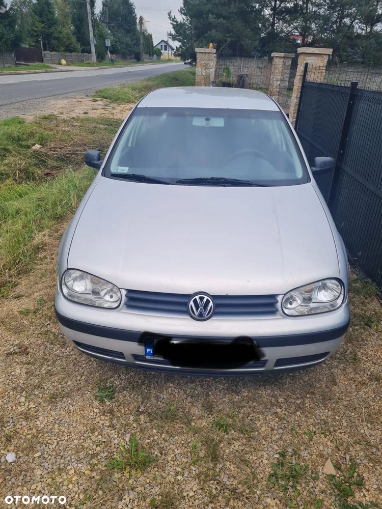 Volkswagen Golf - 1