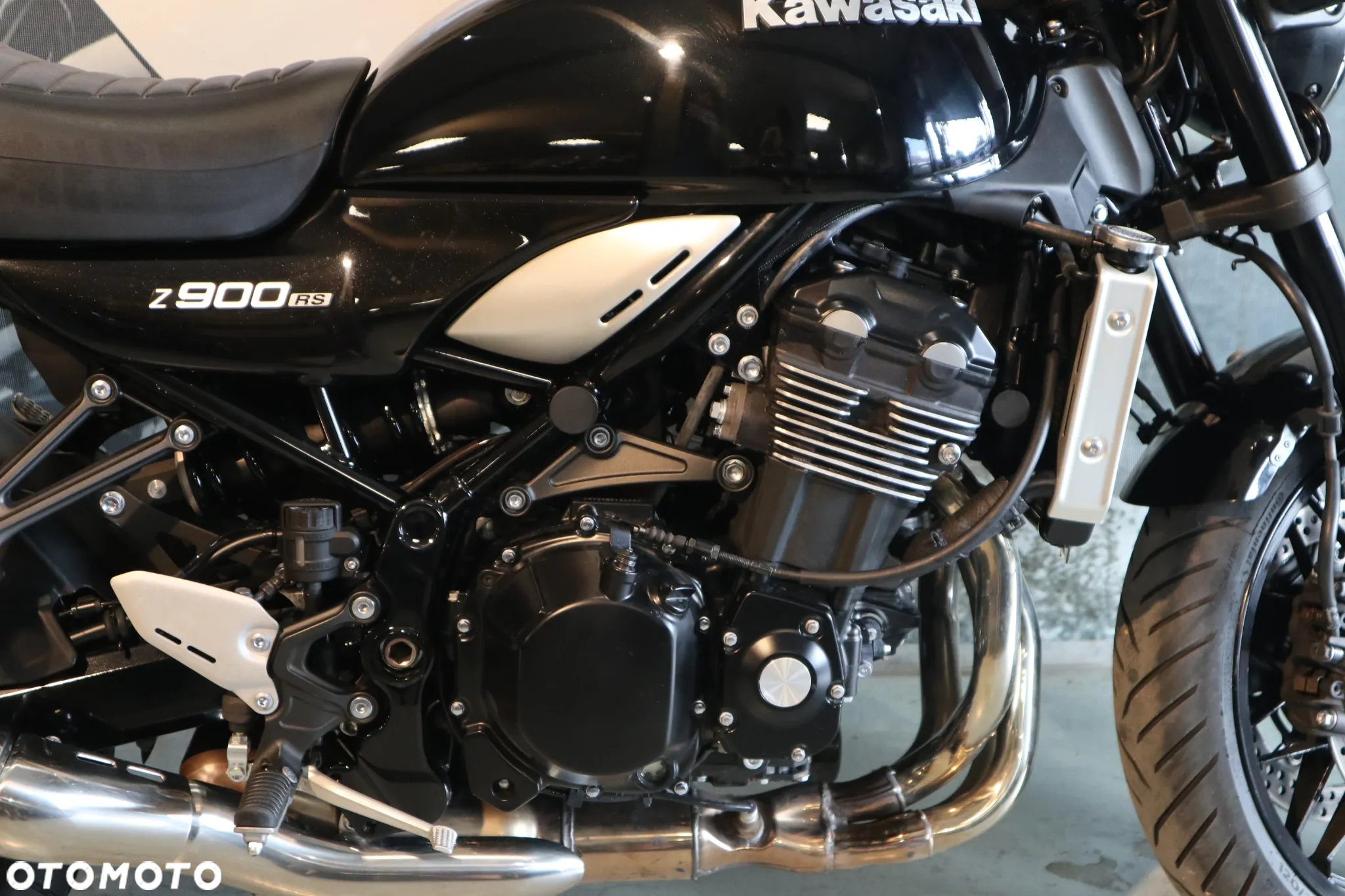 Kawasaki Z 900 RS - 17