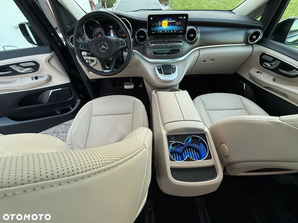 Mercedes-Benz Klasa V 300 d 4-Matic Exclusive 9G-Tronic (d³ugi) - 23