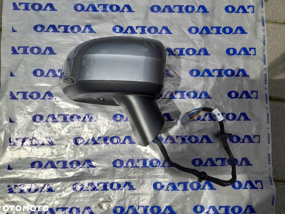 LUSTERKO PRAWE 15PIN BLIS FOTOCHROM VOLVO XC60 II 18R KOLOR 714 UK - 1