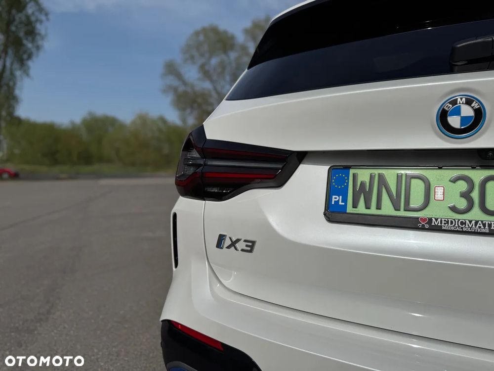 BMW iX3 80kWh Impressive - 13