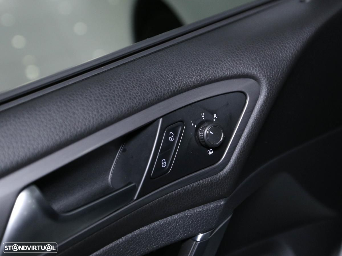 VW e-Golf AC/DC - 11
