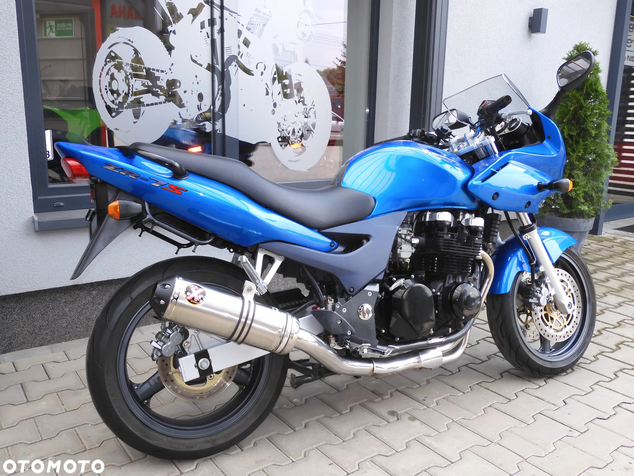 Kawasaki ZR - 11