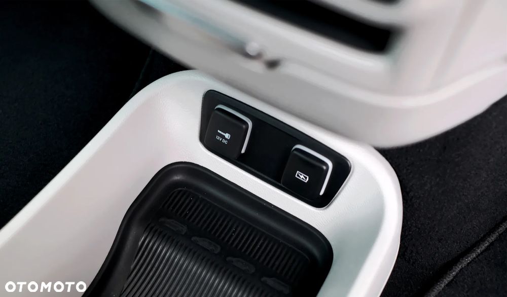 Chrysler Pacifica - 33