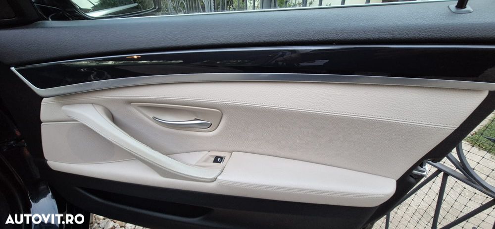 BMW Seria 5 525d Aut. Luxury Line - 13