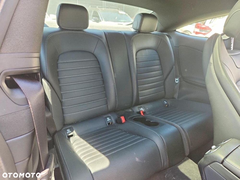 Mercedes-Benz Klasa C 300 9G-TRONIC AMG Line - 10
