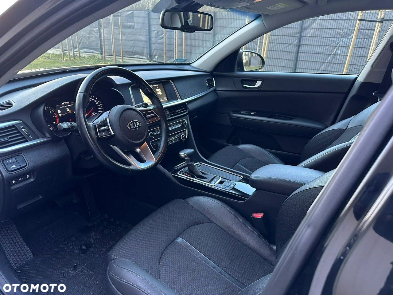 Kia Optima - 11