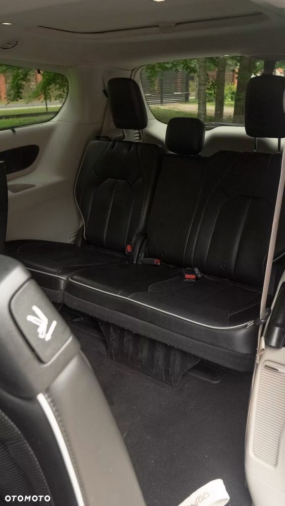Chrysler Pacifica - 9