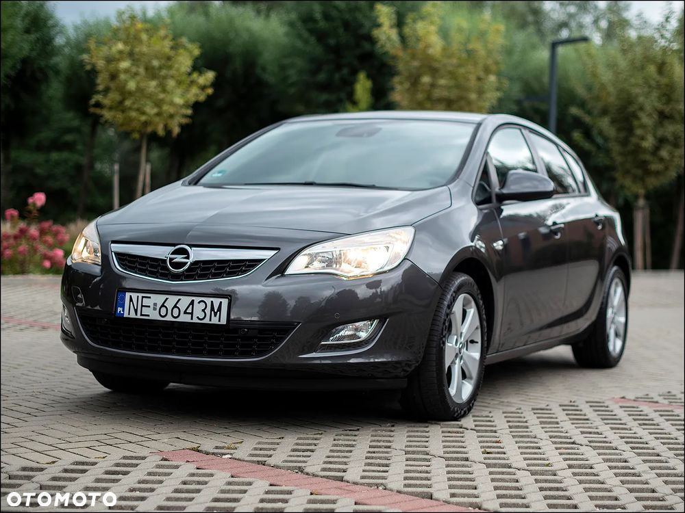 Opel Astra 2012 photo 4